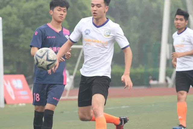 拉什福德回归曼联 10号球衣易主将穿14号
